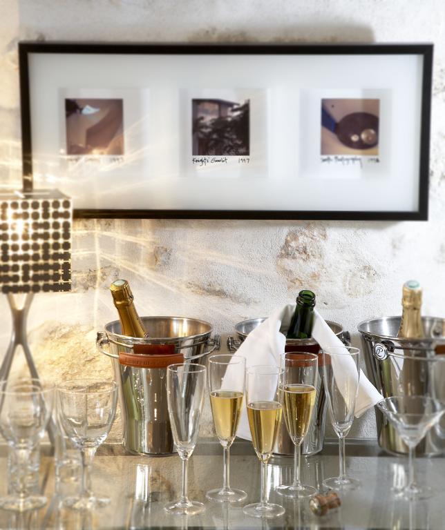 Design Hotel Des Francs Garcons Saint-Sauvant  Esterno foto